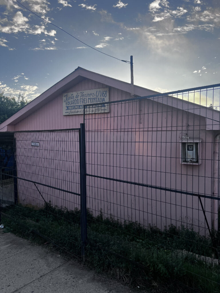 Fachada de la sede de la Junta de Vecinos 68